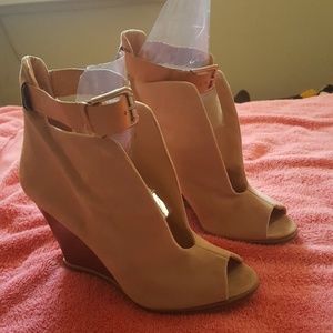 Zigi soho, open toe ankle boots. Size 10M